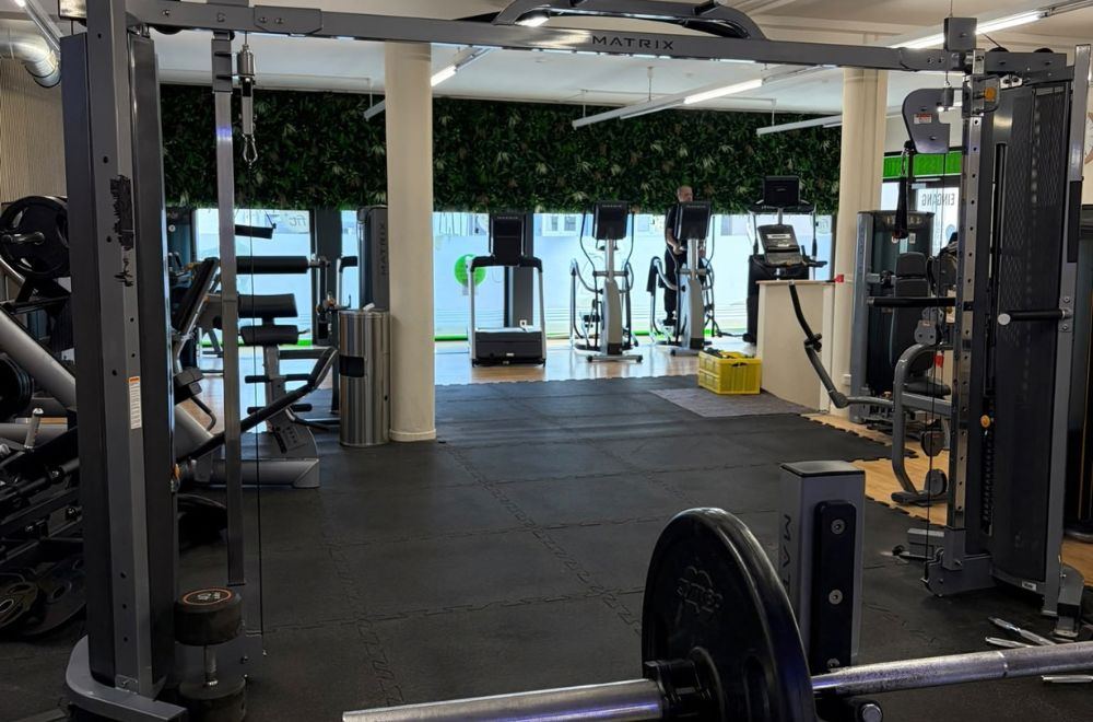fitnessstudio-fitplus-woerth-am-rhein-geraetetraining-4