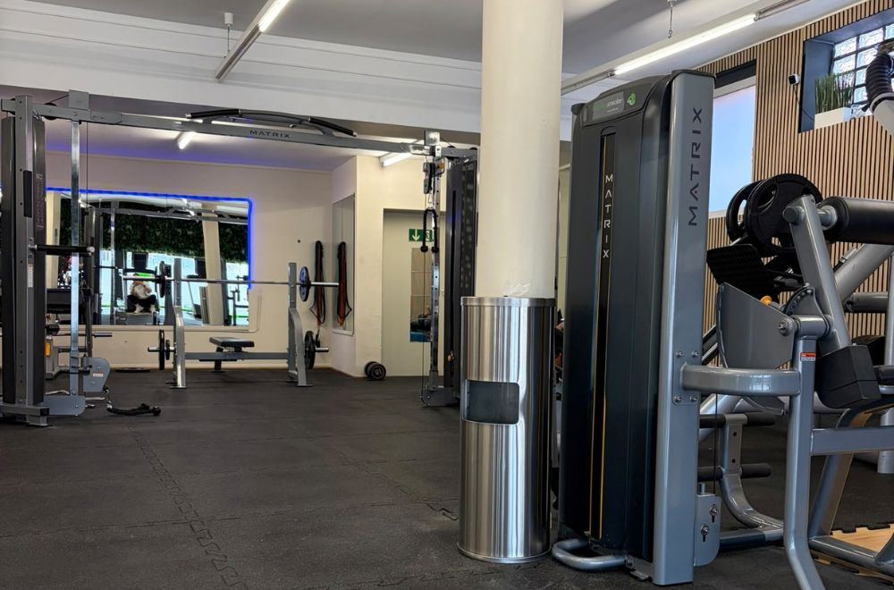 fitnessstudio-fitplus-woerth-am-rhein-geraetetraining-5